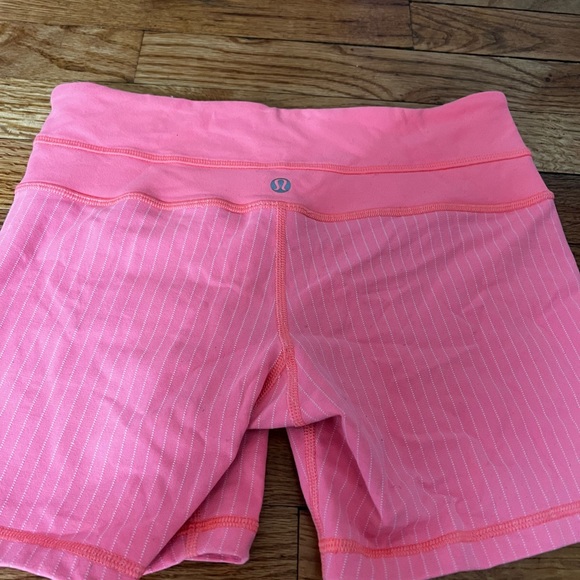 Lululemon groove biker running/yoga/fitness short.. EUC - Picture 8 of 9